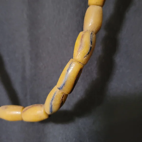 Vintage handmade Krobo glass trade beads, Using recycled-glass techniques - Picture 13 of 16